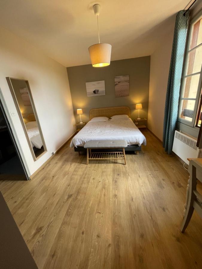 Hotel Et Restaurant Traditionnel L' Escalandes Lesperon  Esterno foto