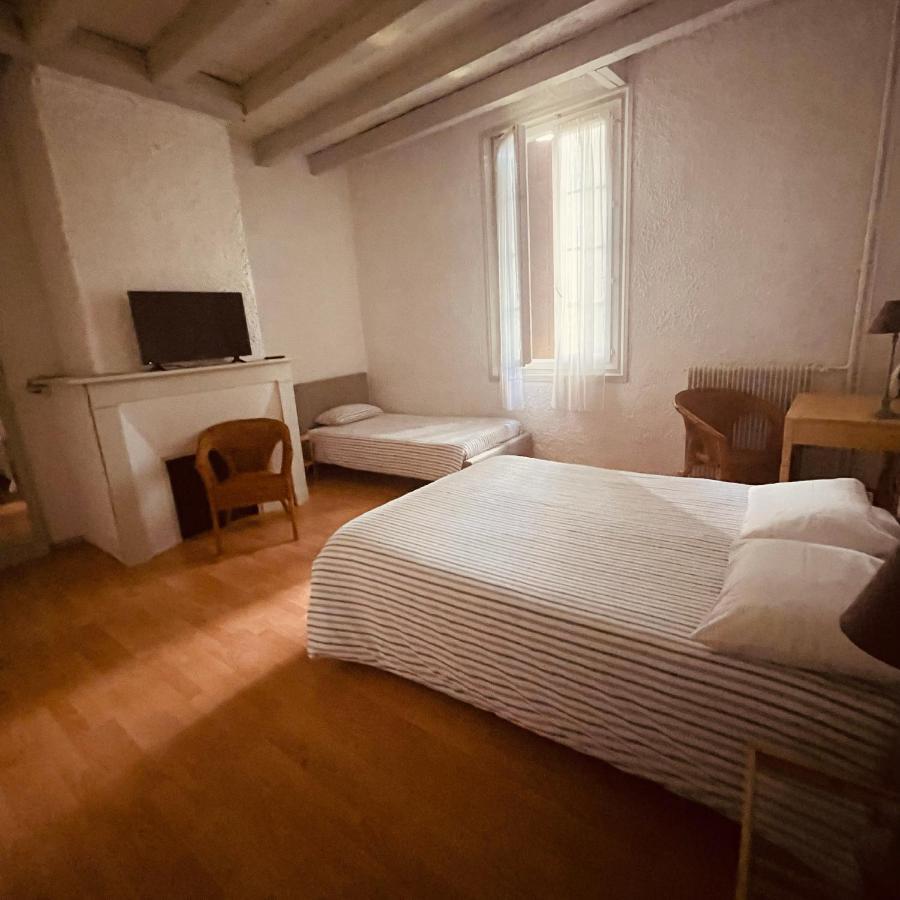 Hotel Et Restaurant Traditionnel L' Escalandes Lesperon  Esterno foto