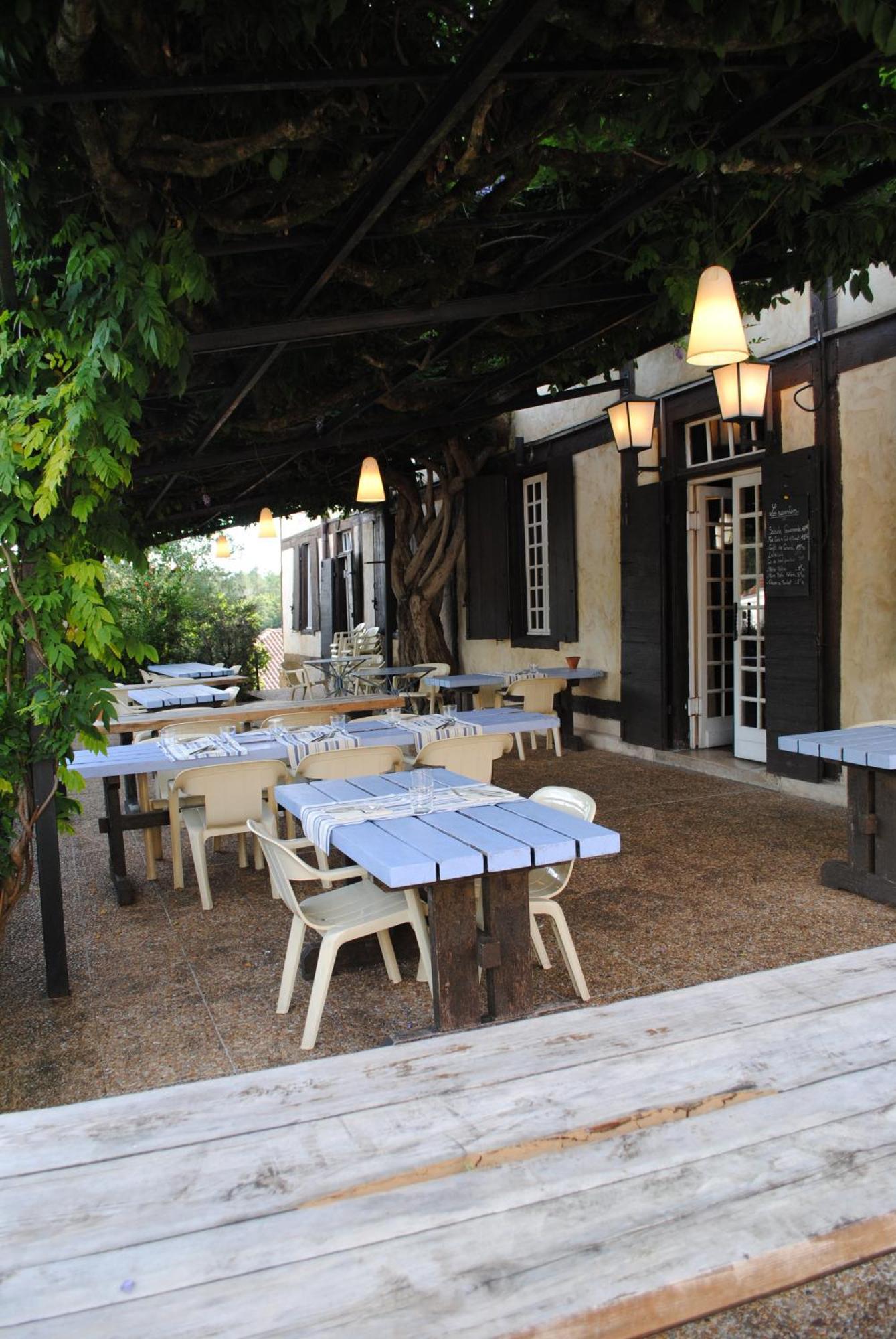 Hotel Et Restaurant Traditionnel L' Escalandes Lesperon  Esterno foto