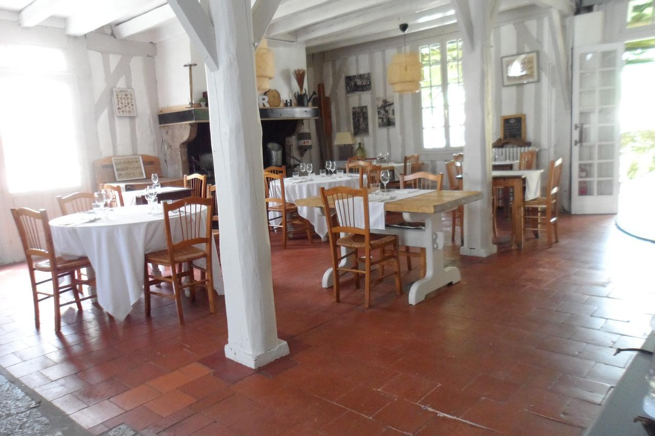 Hotel Et Restaurant Traditionnel L' Escalandes Lesperon  Esterno foto