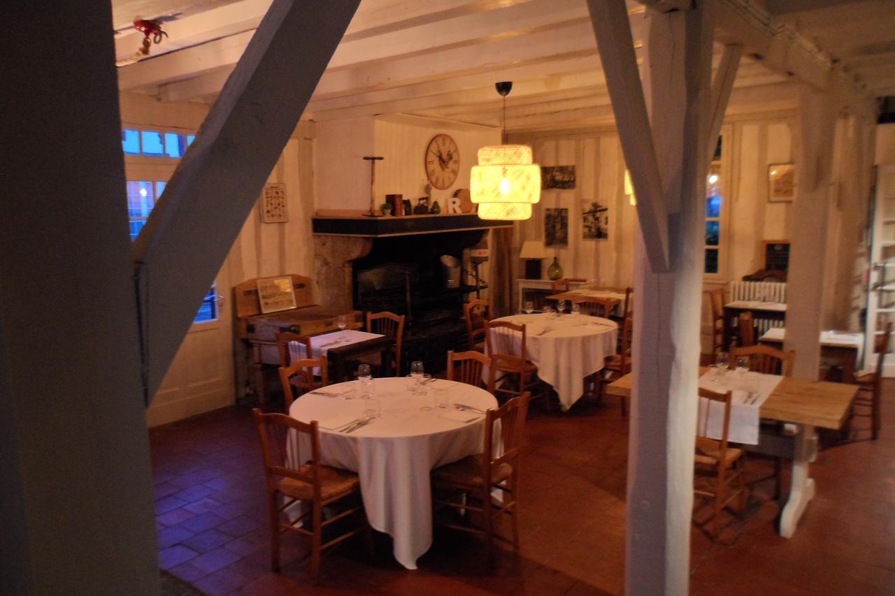 Hotel Et Restaurant Traditionnel L' Escalandes Lesperon  Esterno foto